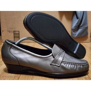 SAS Easier Loafers Clogs Shoes Womens Sz 8 WIDE Silver Gunmetal Leather Slip On
